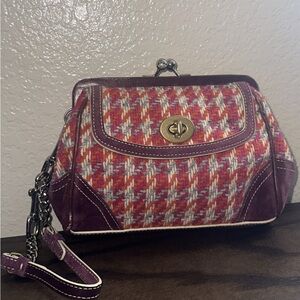 COACH VINTAGE HOUNDSTOOTH KISSLOCK GALLERY FRAMED LARGE CLUTCH WRISTLET